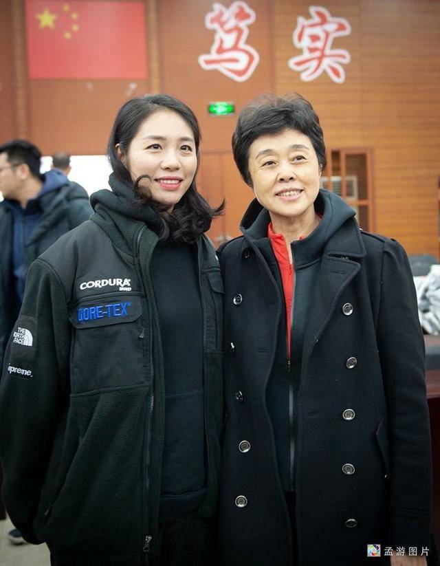 gif奥运冠军队员出演中国女排孙晋芳女排精神不会消失