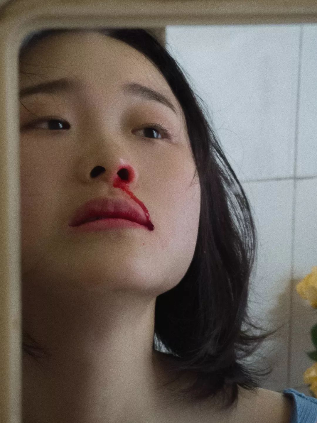 他拍下近100个抑郁症女孩的照片好想爱这个世界啊