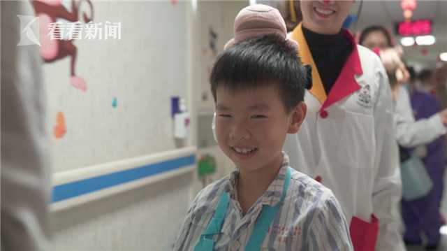 暖心2019｜他身患癌症 却化身小丑为病人开出“快乐处方”