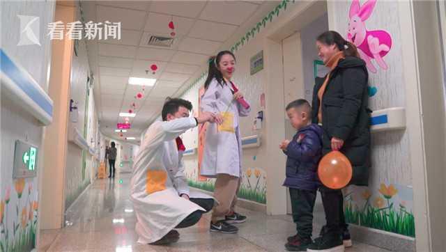 暖心2019｜他身患癌症 却化身小丑为病人开出“快乐处方”