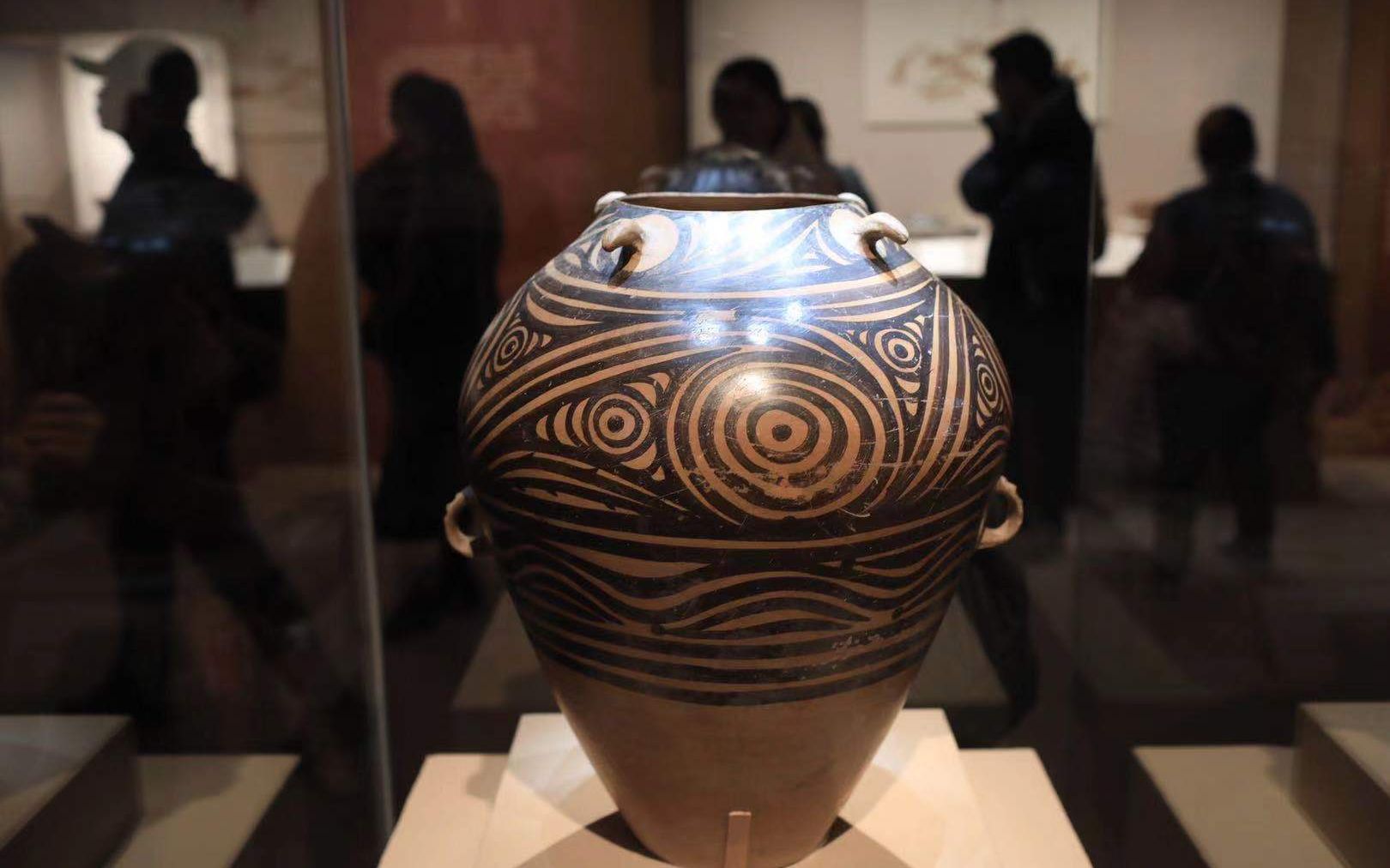 "彩陶之王"亮相国博 甘肃5500年彩陶艺术展开幕