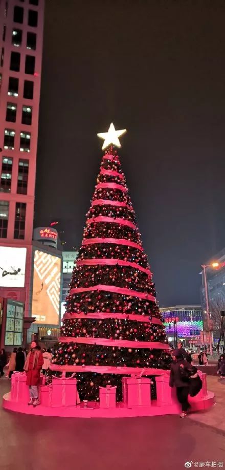 今年平安夜天津人去滨江道了吗