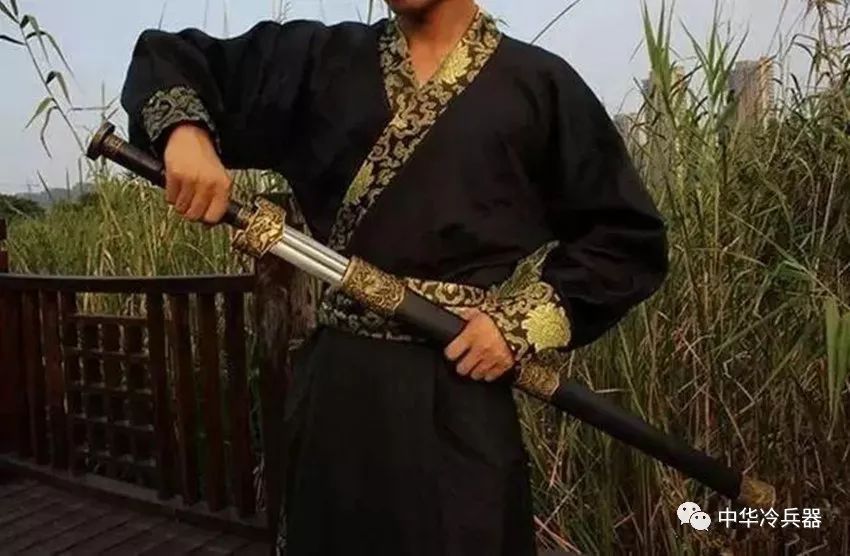 如果正确的携带刀、剑?|武器|刀剑|双手剑