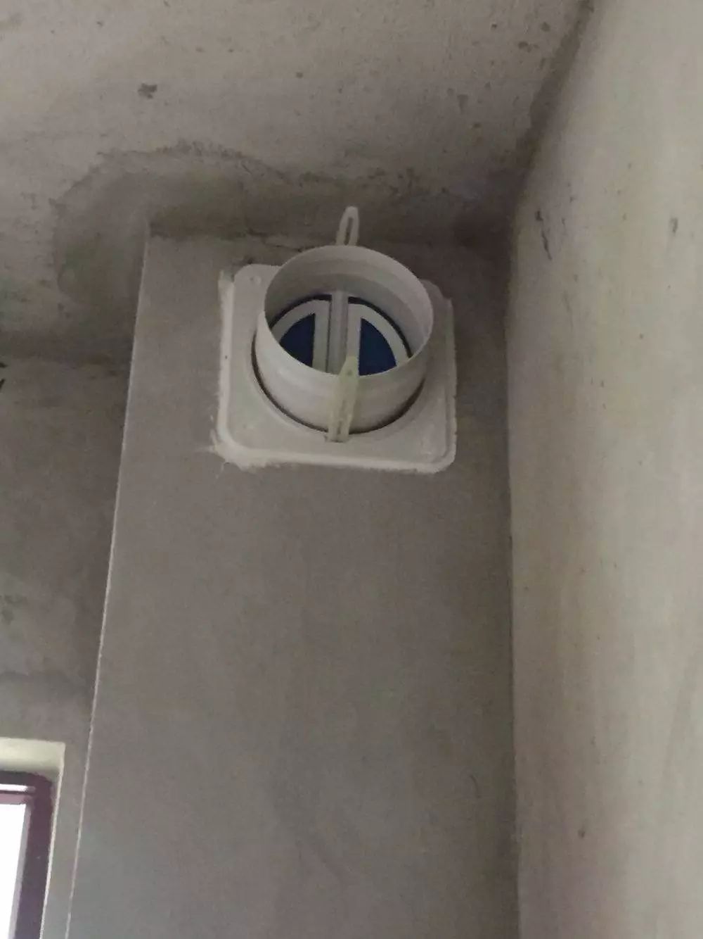 我家没做饭,还有油烟味,厨房烟道反味该如何解决呢?