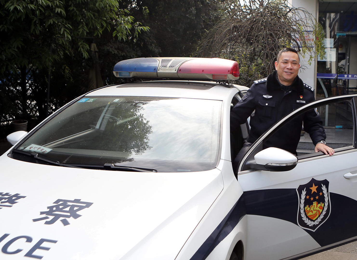 12分钟微电影《巡逻车》走红:真警察上阵演绎真实警察故事