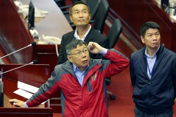 快讯柯文哲专案报告卡神拿台北市标案绿议员集体缺席