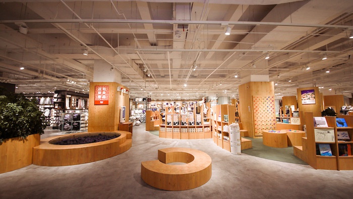 在无印良品青岛旗舰店里,我们看到了muji设计的家