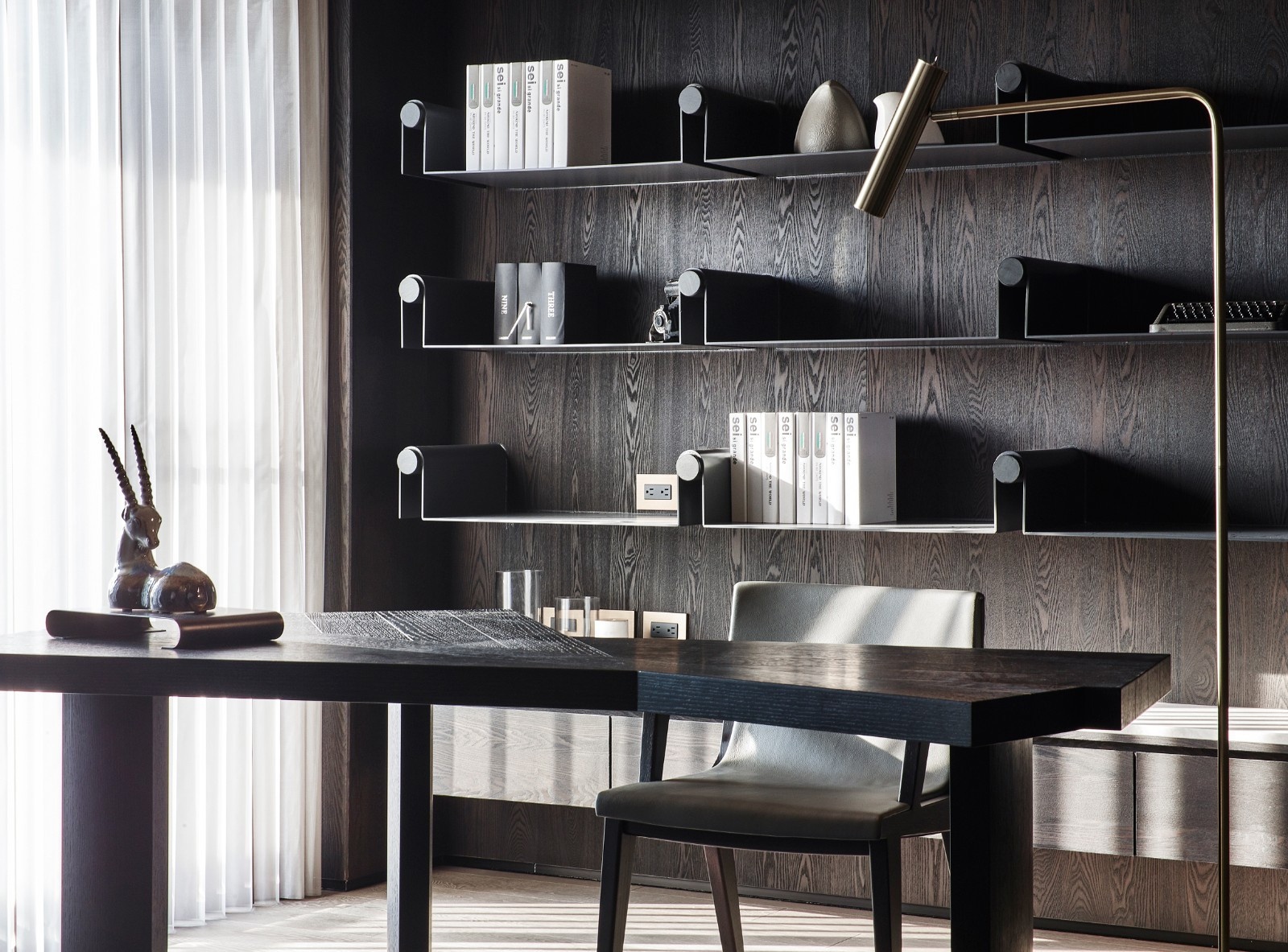 185㎡现代黑桃木简约住宅