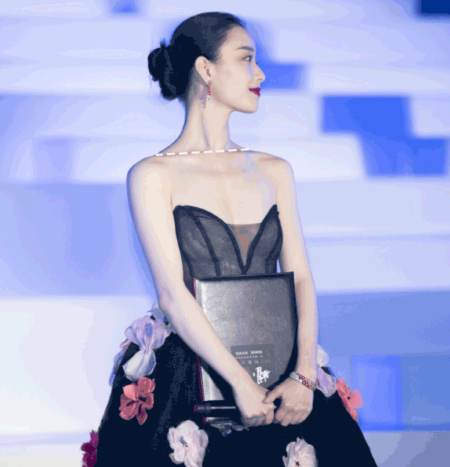 乔欣最近也是开挂了红毯造型一个