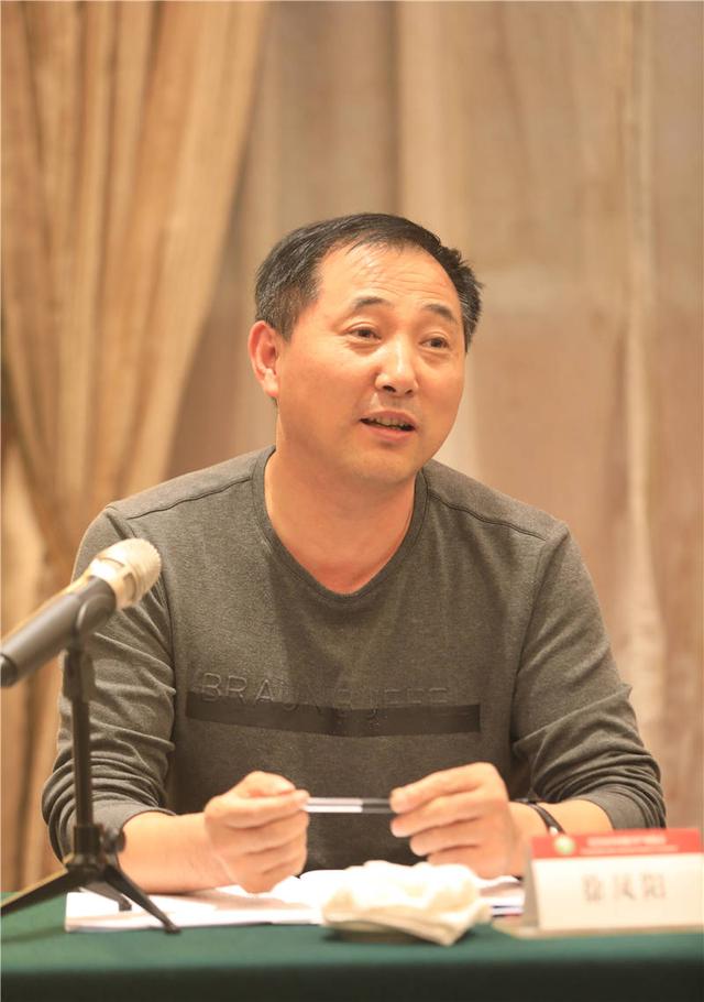 协会常务副会长,湖北盛荣建设有限公司董事长徐凤阳发言