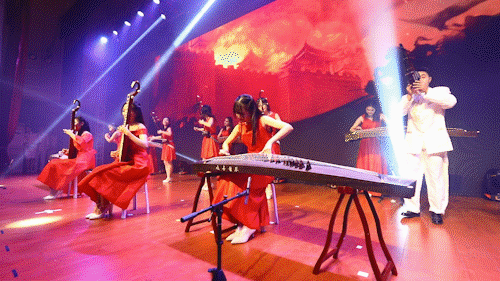 这场文艺演出处处是亮点|海军|官兵_新浪新闻