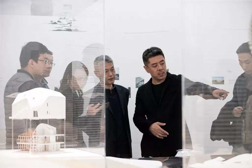 马岩松一个陌生北京男人在巴黎的登场