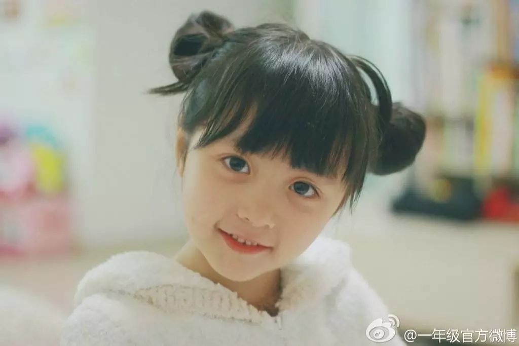 还记得一年级小学季的小苹果安淇尔吗她现在长这样了