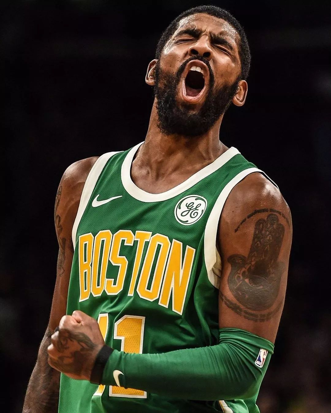 欧文:我知道地球是平的,但是不知道中国年配色是什么