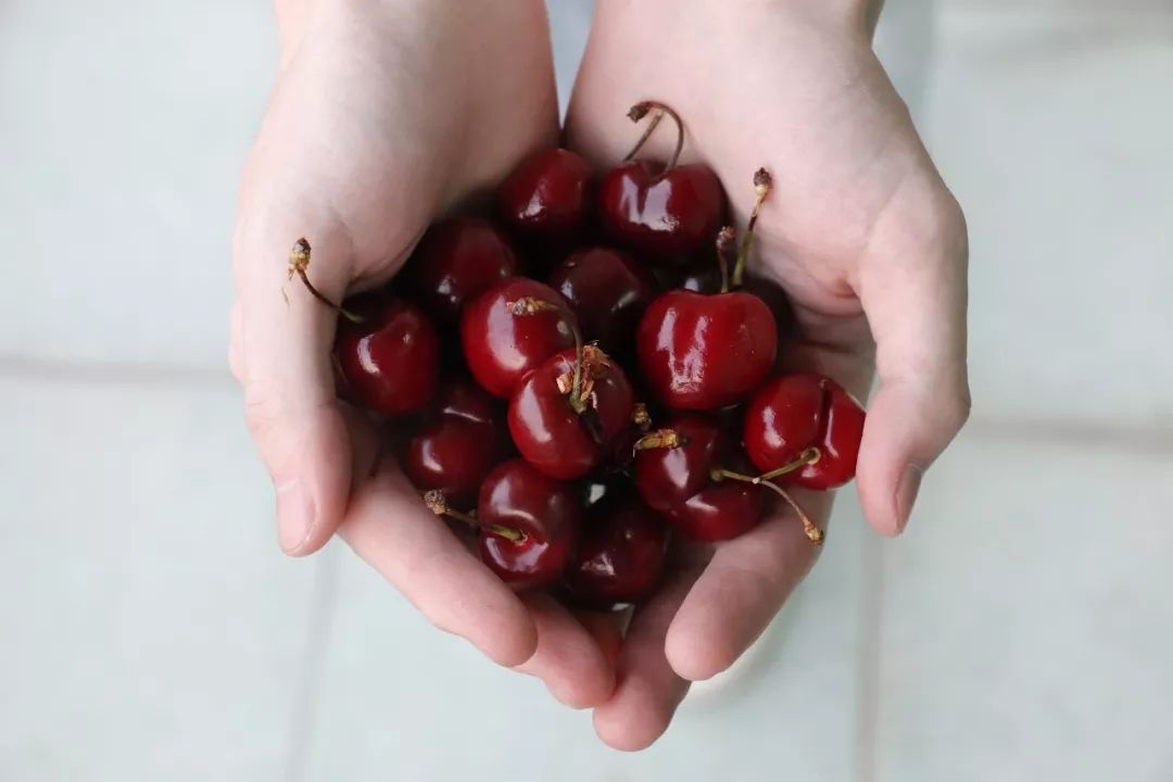 2019压轴好物智利心形车厘子饱满肉多甜脆到心底