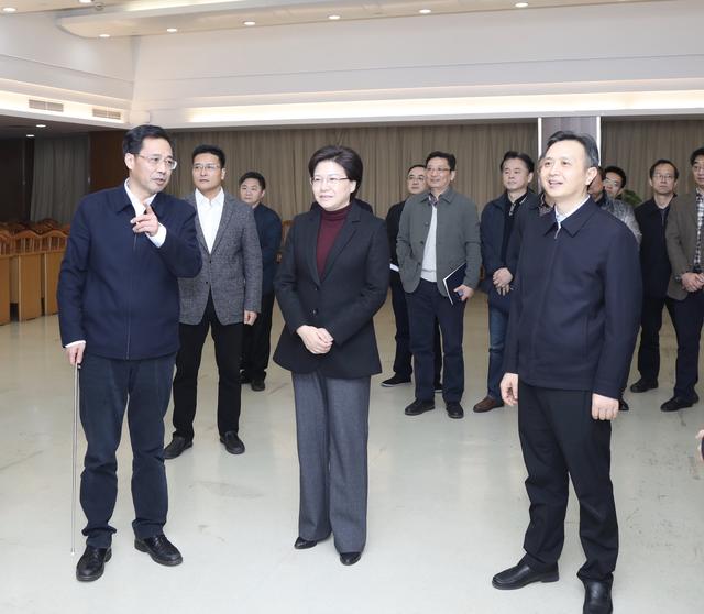 韩立明代市长亲切慰问财政干部 对财政工作充分肯定并提出新要求