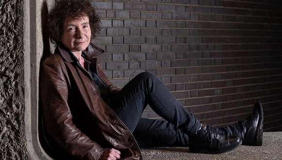 珍妮特·温特森:你可以改变你的国籍,性别,但无法改变生活在这个世界