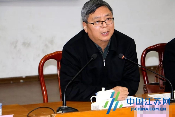 最后,县教育局局长蔡卫国对全县小学大阅读和教学工作提出要求.