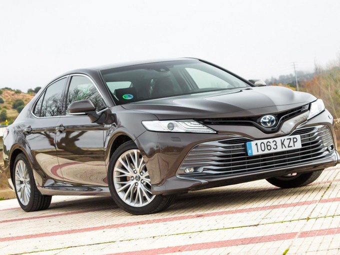 "日系三雄"!丰田新凯美瑞实拍,搭2.5l混动,雅阁和它怎么选?