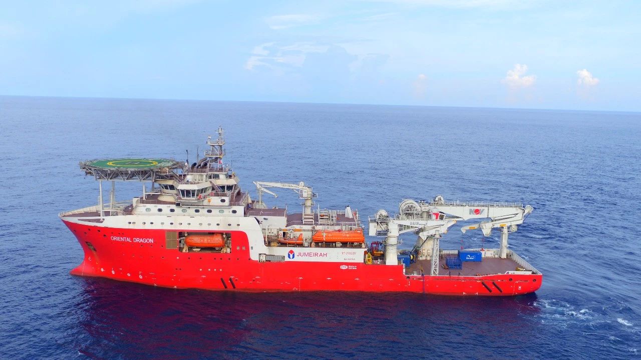 海龙号饱和潜水支持船交付作业能力国际顶尖