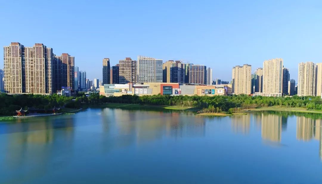 "肆"季更迭 万象更新——看赣州万象城"以变应变"