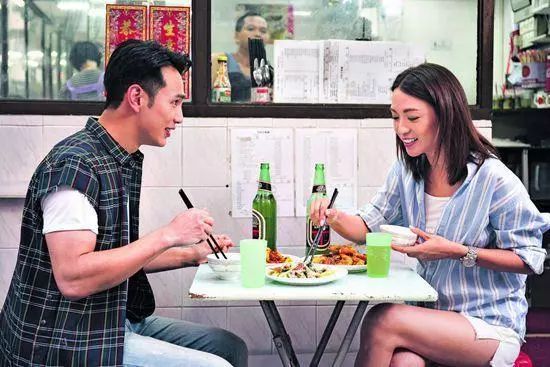 王梓轩笑着说:可能医生一看到我就不担心了,觉得女朋友怎么会喜欢我