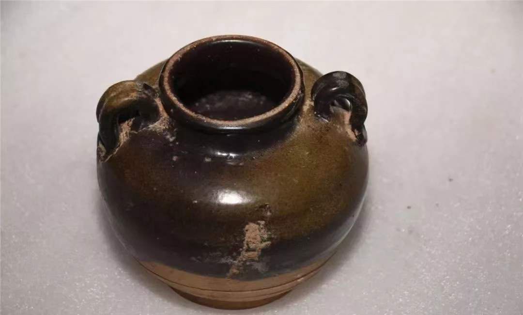 黑釉双系罐。磁县磁州窑博物馆供图