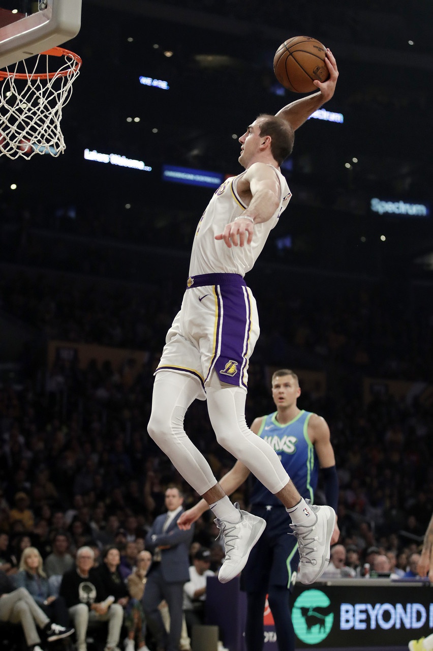 今日图集:秃进来就是一记暴扣!亚历克斯-卡鲁索