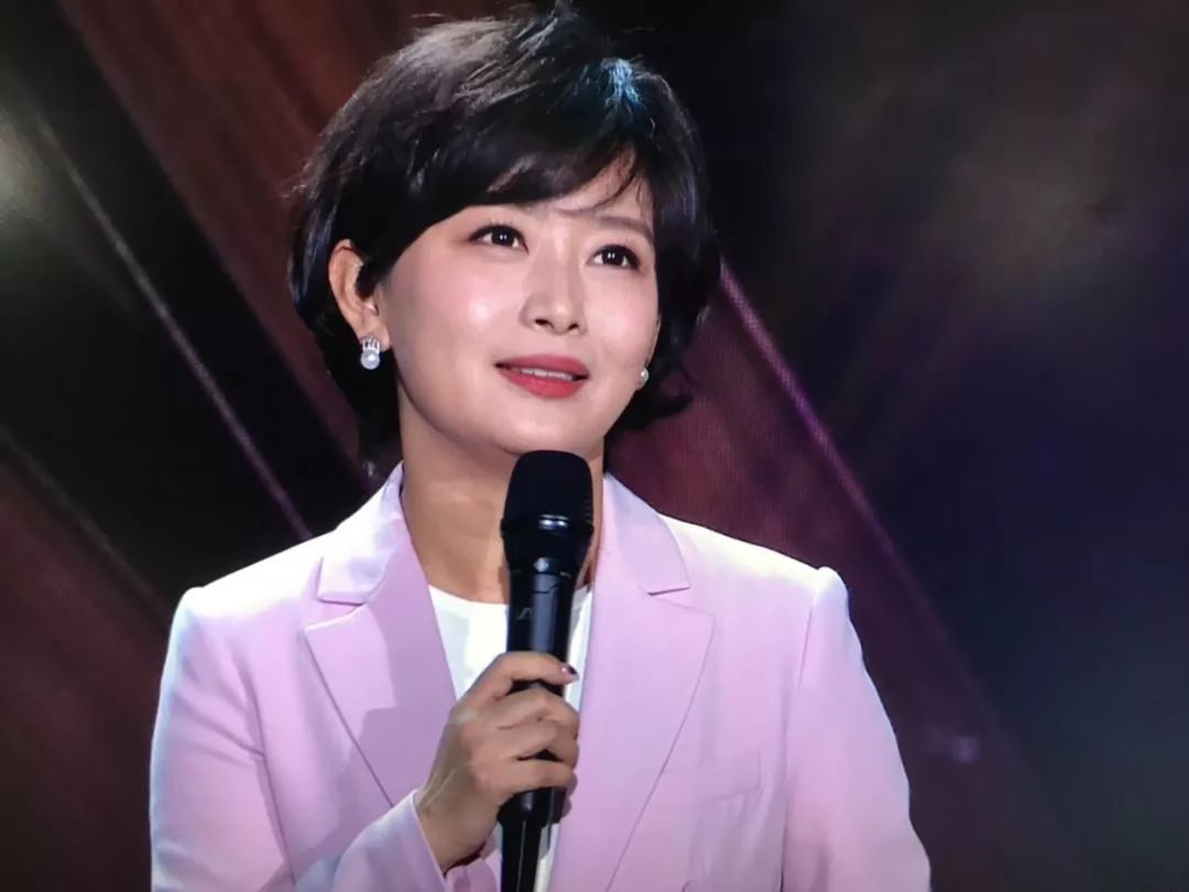 梁小爽 :甘肃广播电视总台文化影视频道主持人 ,曾获得甘肃省广播影视