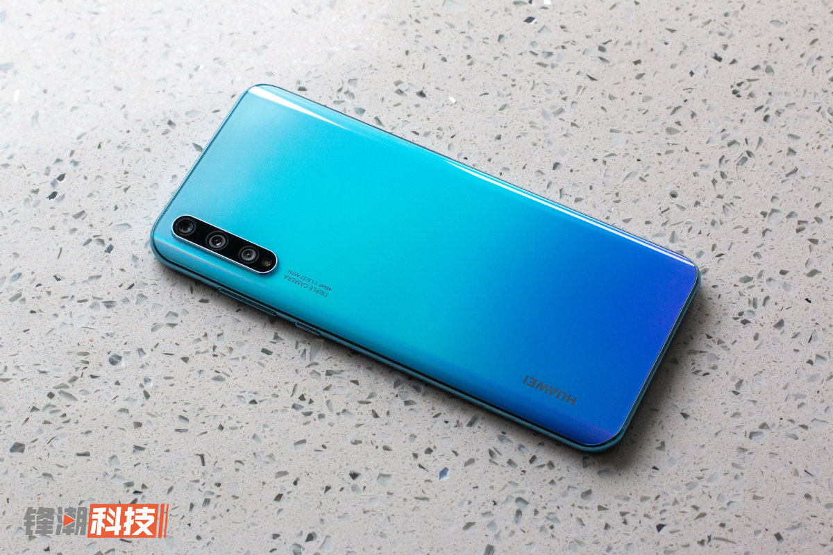 华为畅享10s图赏兼顾小巧轻便与超长续航的千元精品