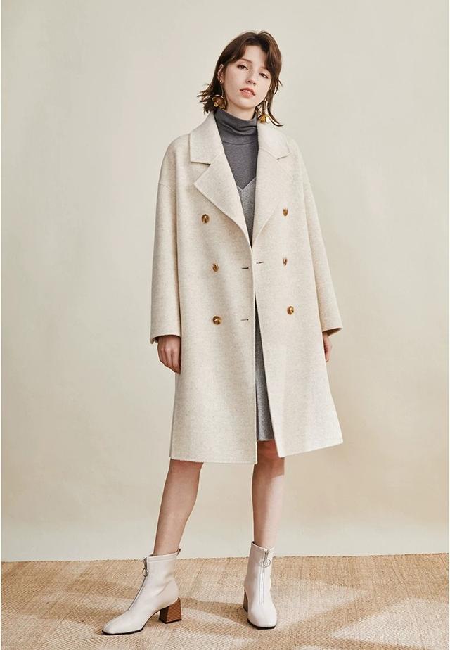 杜鹃素颜现身机场普通穿搭超模气质179的身高脚腕只有手腕粗