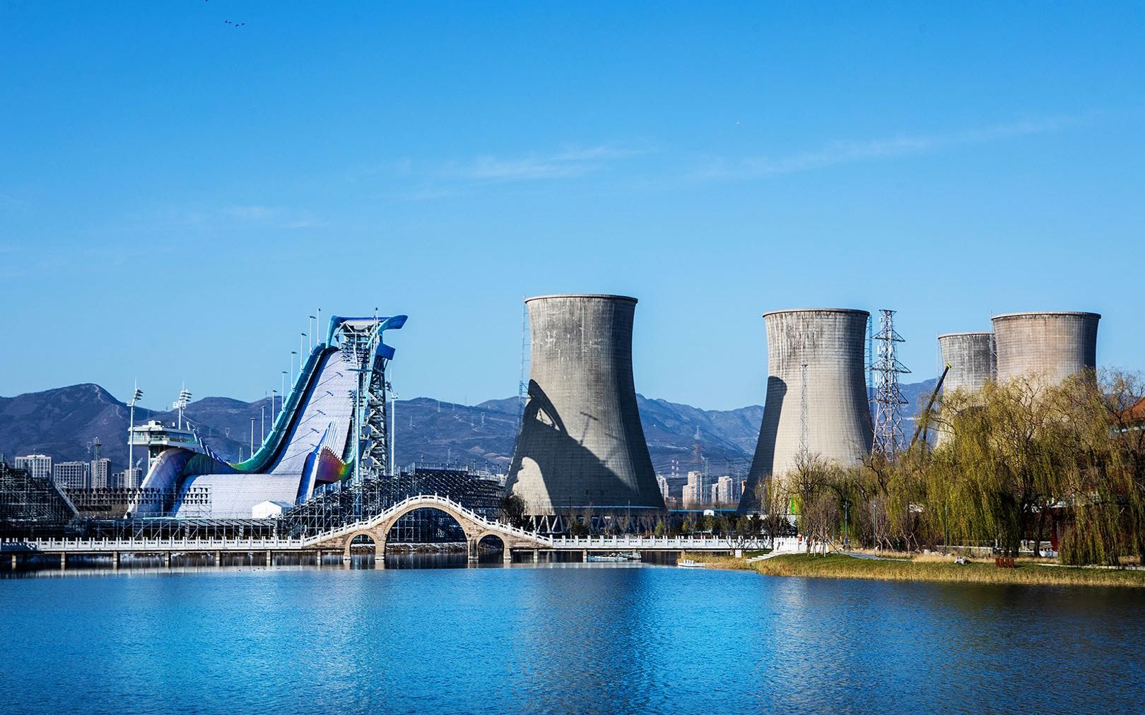 首钢滑雪大跳台变身 水晶鞋 12日迎首场赛事检验 手机新浪网
