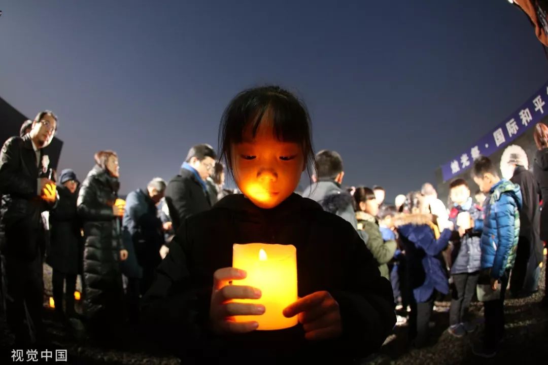 ▲资料图片：2018年12月13日，中国南京，侵华日军南京大屠杀遇难同胞纪念馆举行悼念活动。