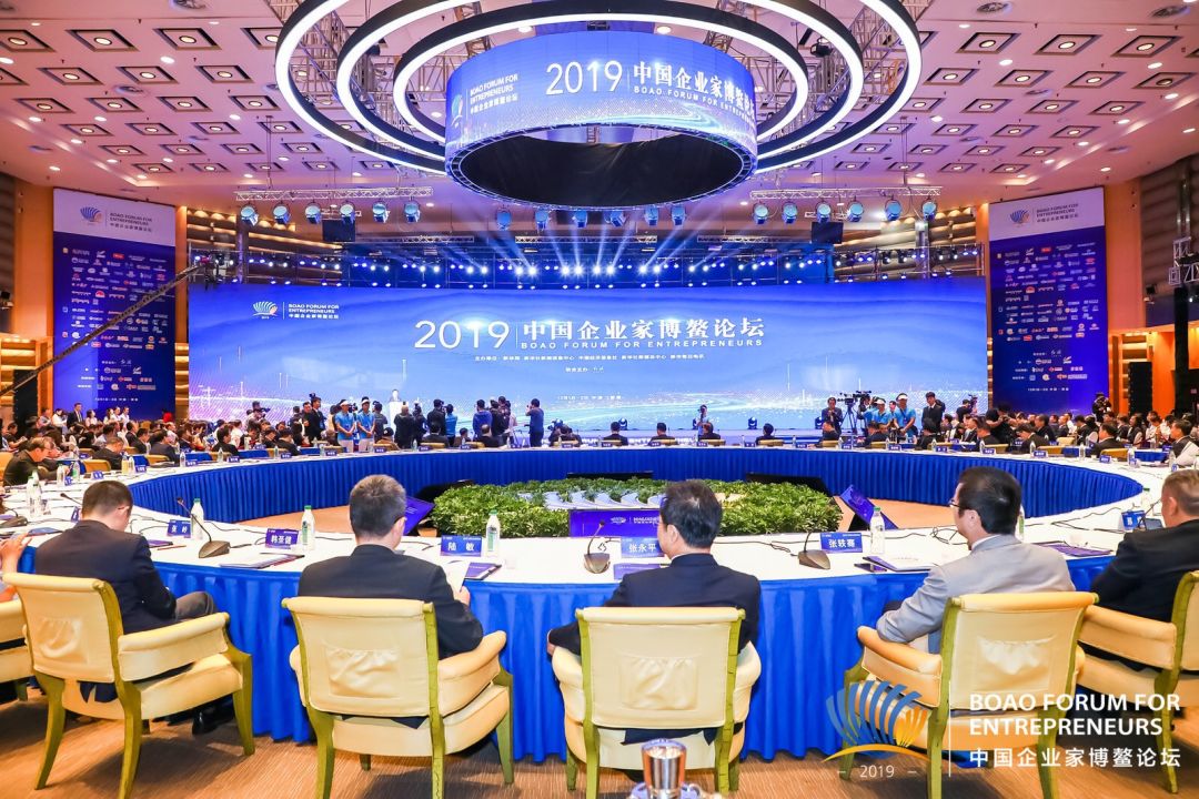 那些年驶向舞台中央的红旗