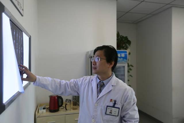 杨泽华扬子晚报/紫牛新闻记者 杨彦通讯员 董玲 范雨舟"医生,我长骨刺