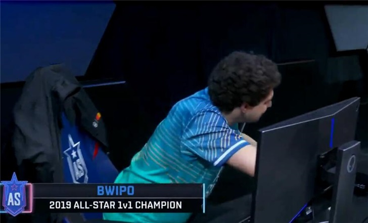 《英雄联盟》全明星单挑赛:Bwipo击败Uzi,获得冠军