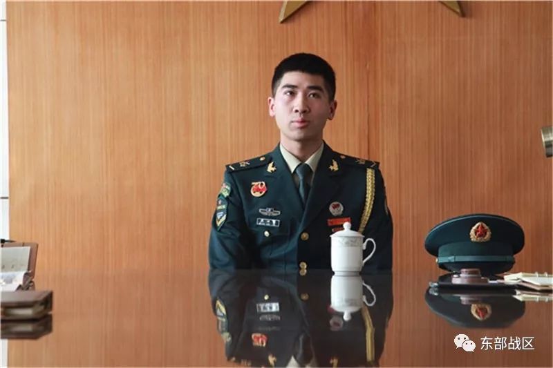 关注这个参加国庆阅兵的士官为何出现在人武部