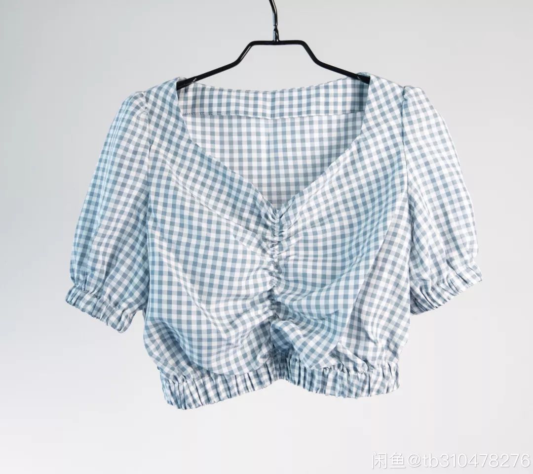她竟然还有这么丑的衣服?