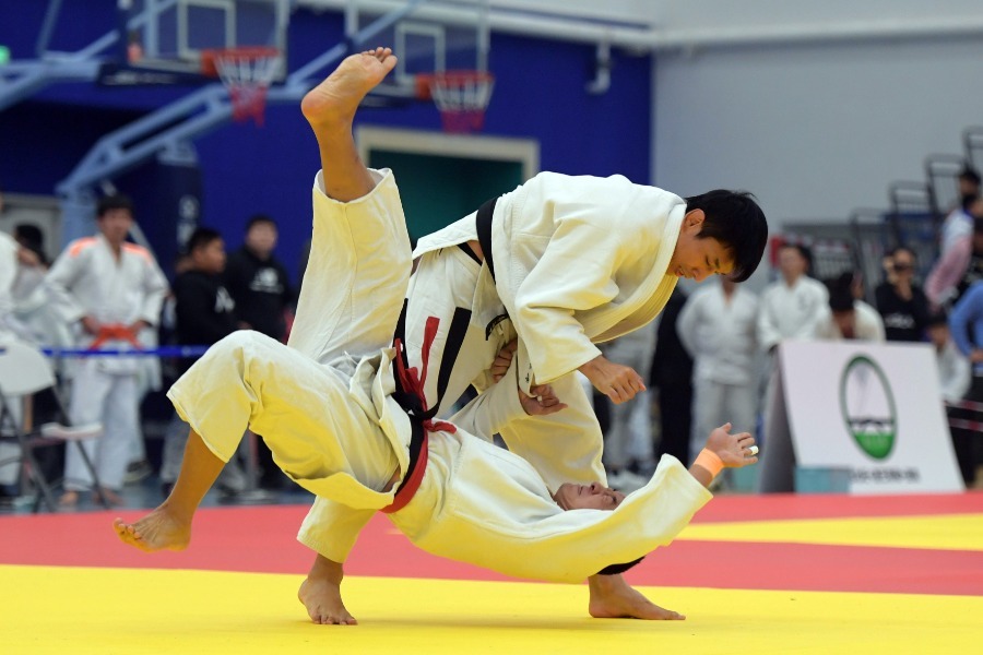 北京柔道公开赛在北大附中举行