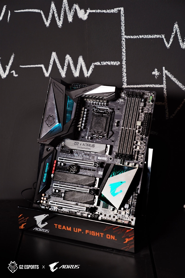 信仰100分技嘉z390aorusmasterg2联名主板美图赏