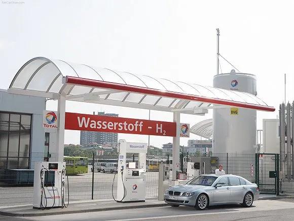 宝马采用丰田氢燃料电池系统 这些技术细节没公布但我们猜到了