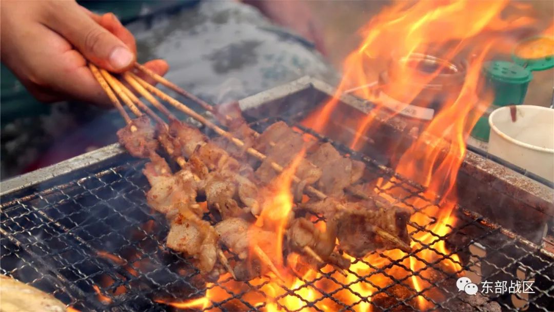 野外驻训怎么嗨美味烧烤燃起来