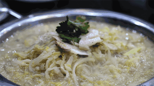 ▲ 翠花上的是这锅酸菜吗？