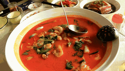 ▲ 酸汤鱼火锅。