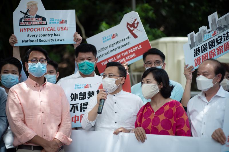 上观直击香港 美国在香港实现不了颜色革命 众多市民在美领馆前抗议 香港 颜色革命 美国 新浪新闻