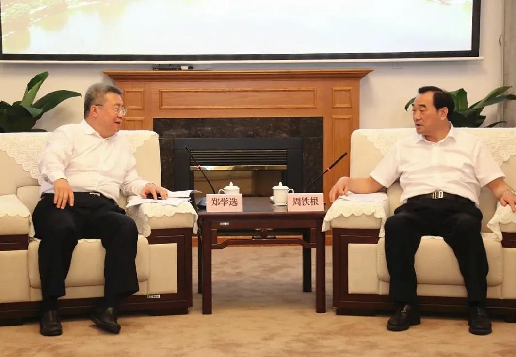 郑学选会见徐州市委书记周铁根,市长庄兆林并调研中建华东公司