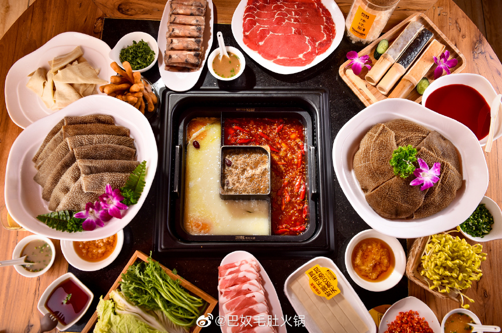 图/ 微博巴奴毛肚火锅