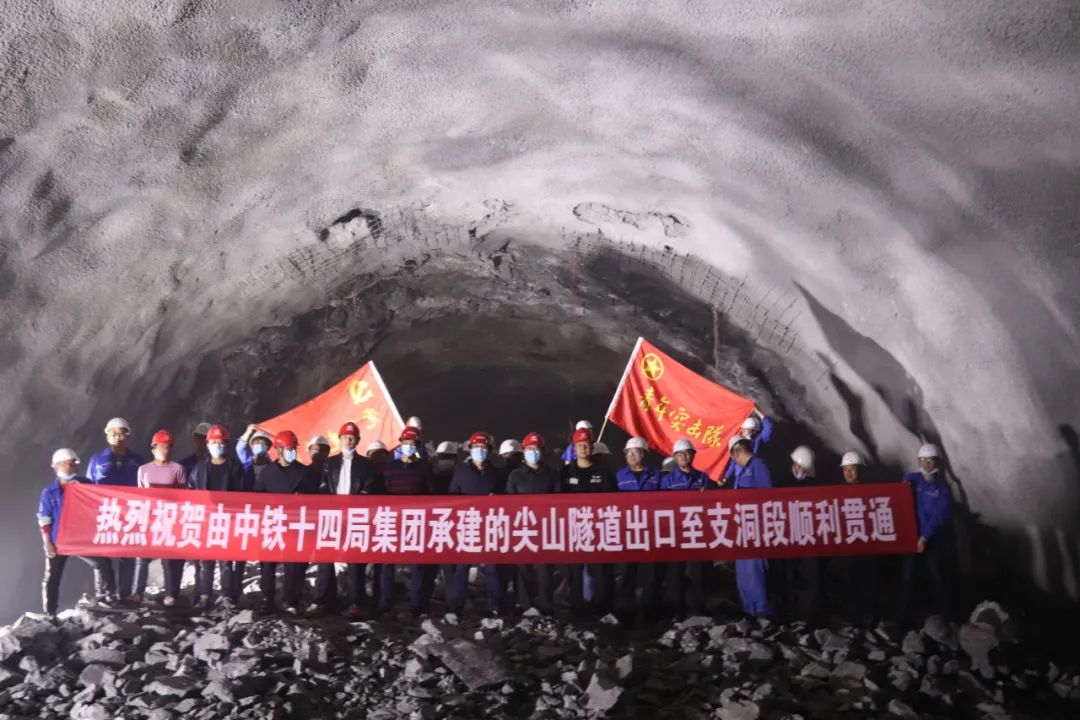 关注|兰新客专张家庄隧道昨起恢复通行,兰州至西宁仅用1小时12分