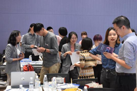 高校提前打响2021年“就业战” 医疗、教育成为新风口