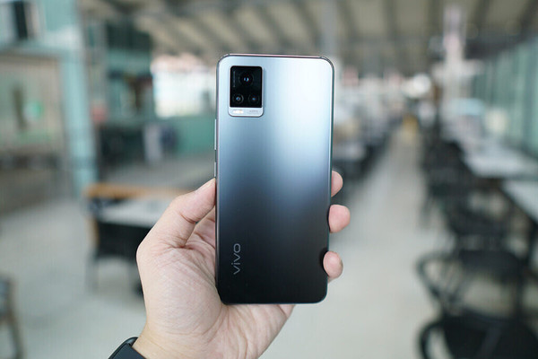 vivo v20在印度发布:64mp后置三摄 44mp前置镜头